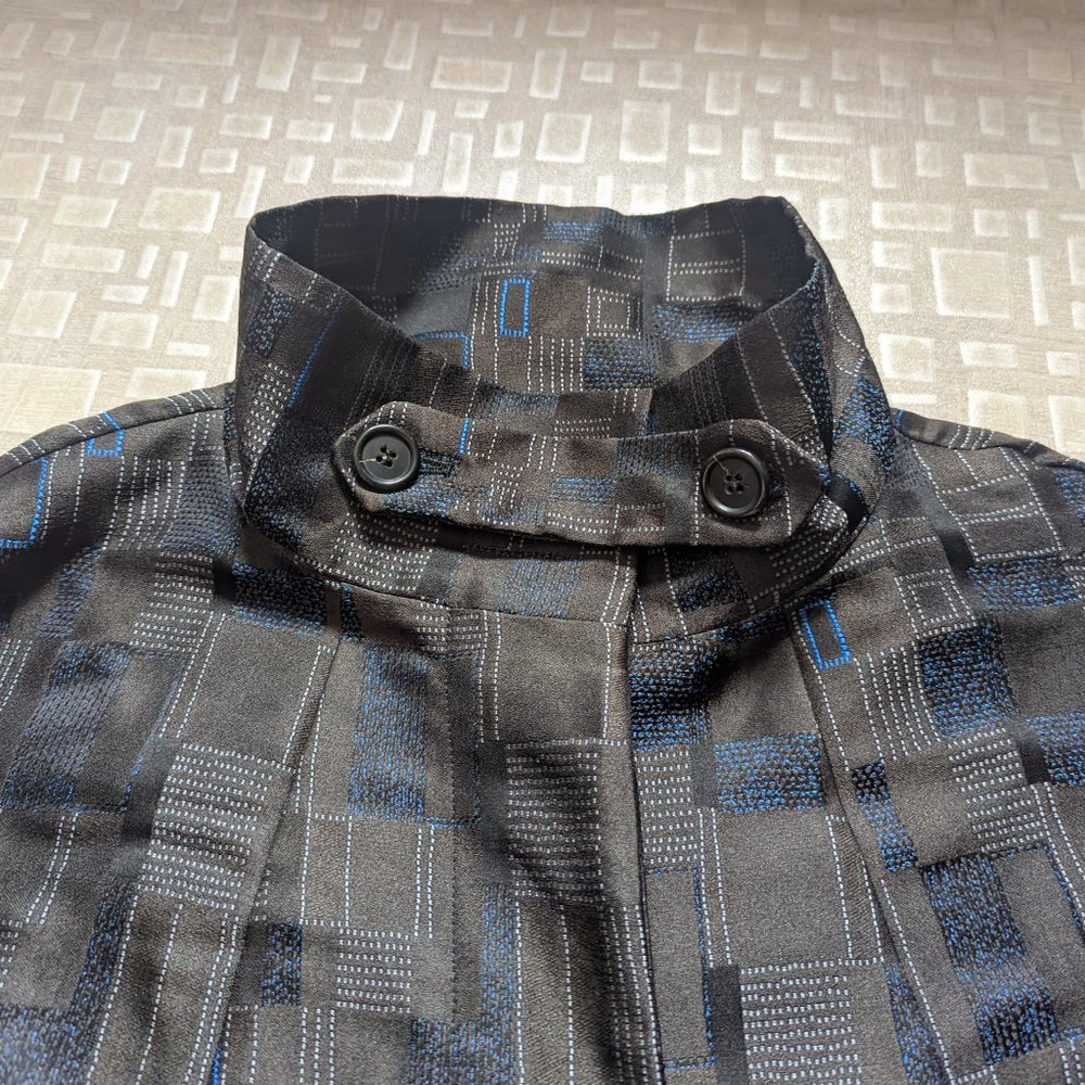 Brand new Trench coat DKNY Size M
